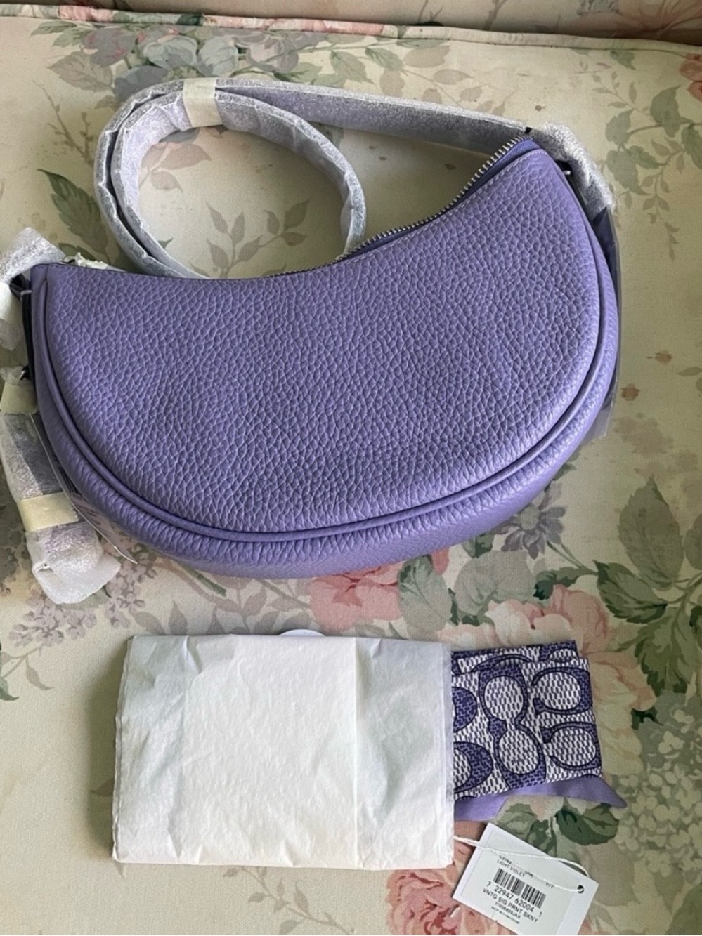 Brand New Coach Luna Bag in Light Violet & Signature Print Silk Skinny Scarf